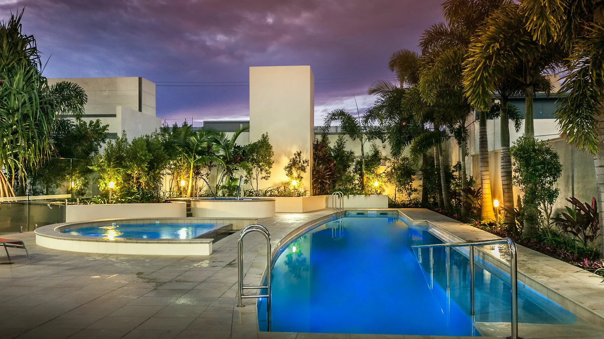 Monaco Caloundra Aparthotel 4*,